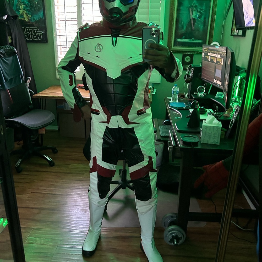Avengers Endgame Quantum Costume